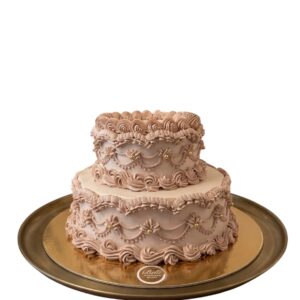 Lambeth cake di Pasticceria Belli: crema chantilly ed esternamente decorata con perline e crema al burro meringata.